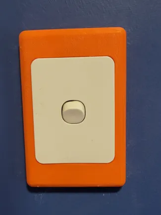Clipsal compatible faceplate 