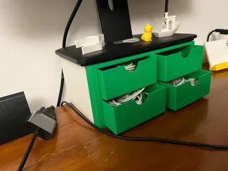 Supporto per monitor con cassetti