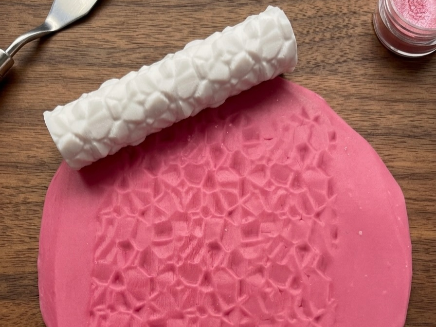 Crystal pattern roller 