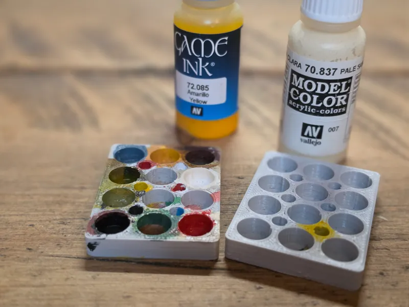 Mini paint mixing pallet. Miniature painting