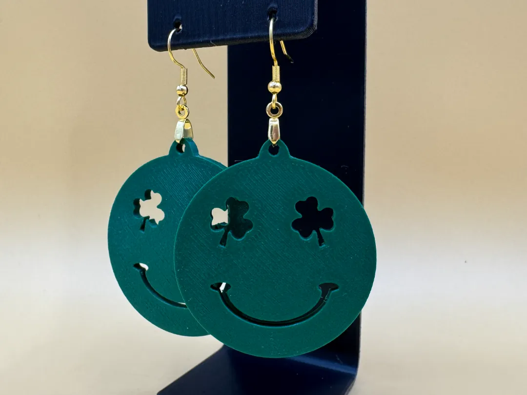 Boucles d'oreilles smiley trèfle