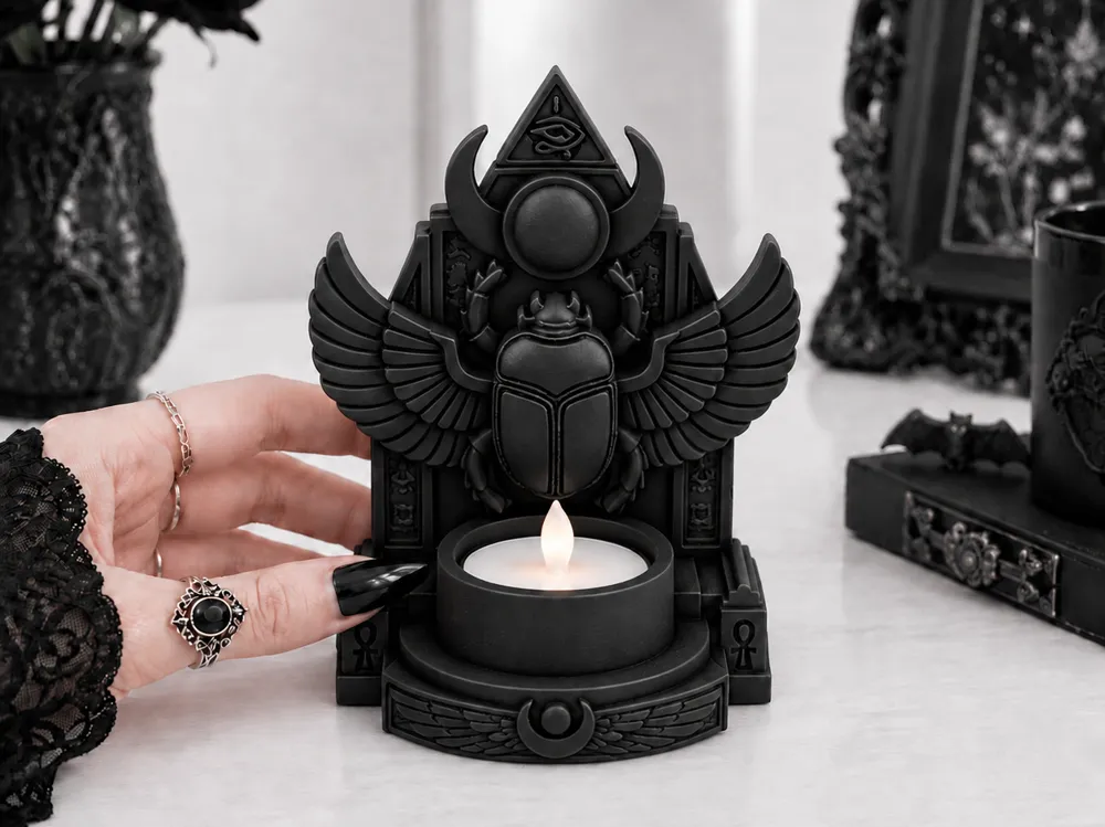 Accesorio de iluminación decorativa: Goth Egyptian Scarab LED Tealight Holder. Referencia del modelo original.