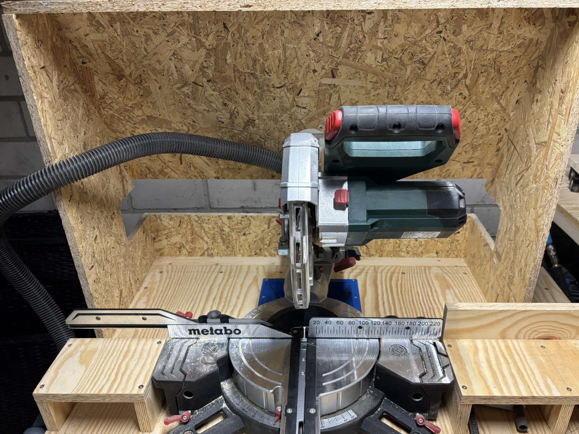 Universal Miter Saw Bench Dust Funnel– HT40 / HT50