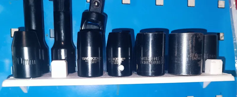 Nut-holder 