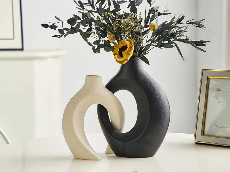 Pair of minimalist dry flower/feather vase