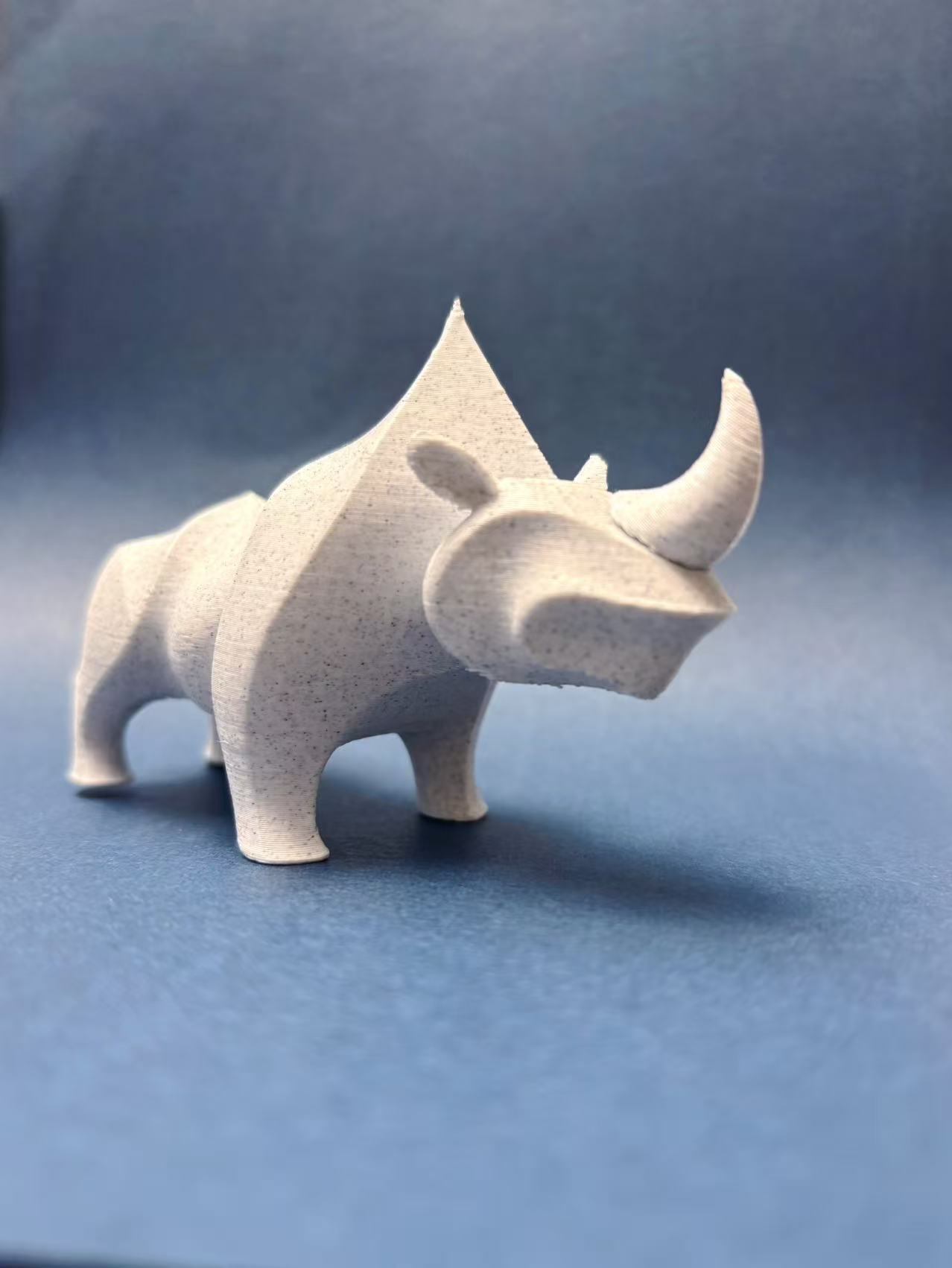 Miniatura 2 do modelo 3D 动物极简雕塑 犀牛