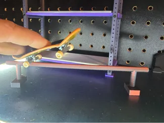 fingerboard rail