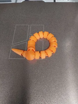 Objeto manipulable: Flexi snake fidget — vista de referencia 3