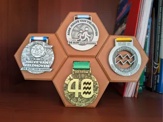 Minimalist extendable Medal Hanger