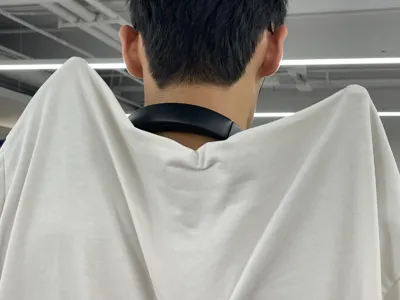 Hump - Shoulder Decoration—Yet snow in such frigid weather