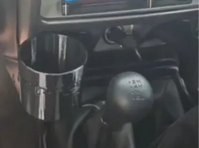D22 Cup Holders