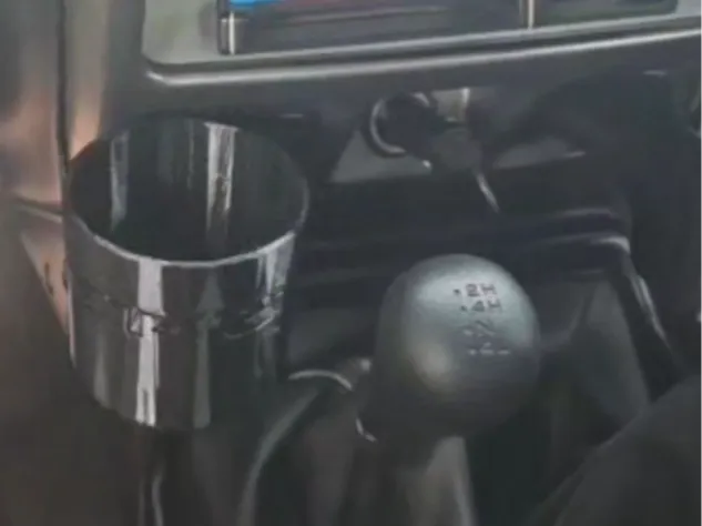 D22 Cup Holders