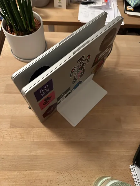 Support double pour MacBook Pro 14 avec plateau