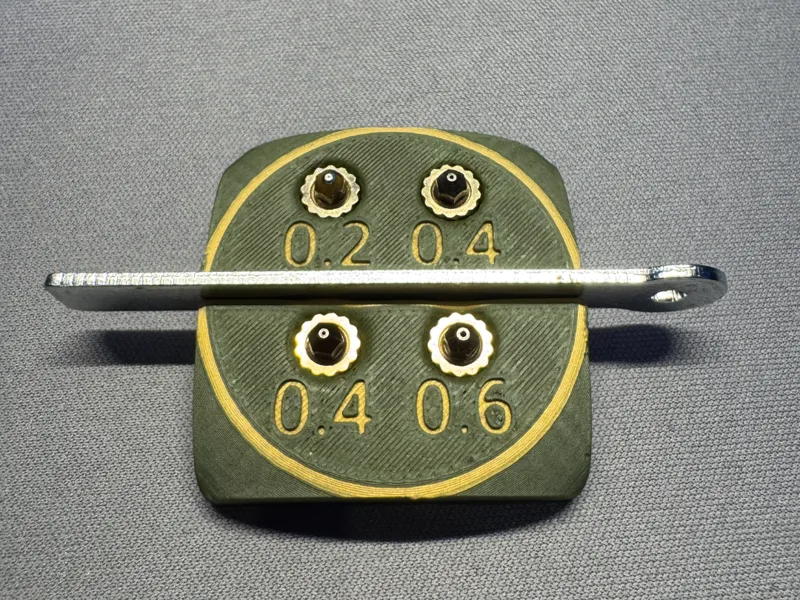 Screw-In Nozzle Holder (4x nozzle + Tool)