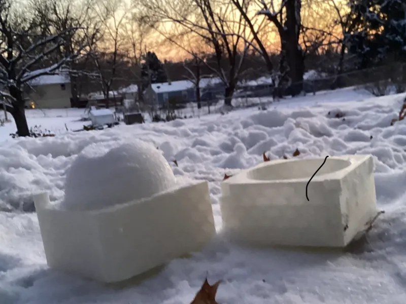Snow ball maker