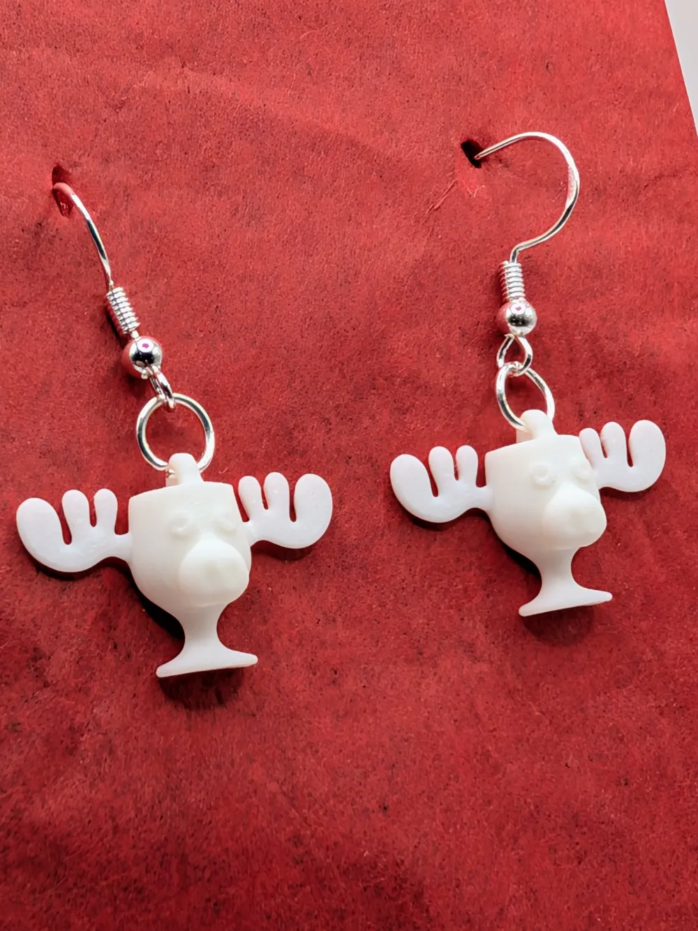 Griswold Moose Head Earrings - Free 3D Print Model - MakerWorld