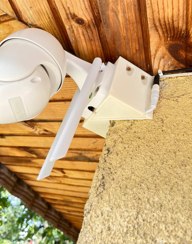 Security camera corner holder
