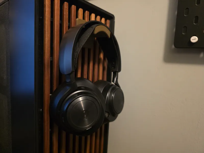 Headphone Holder - Fits Fractal design north