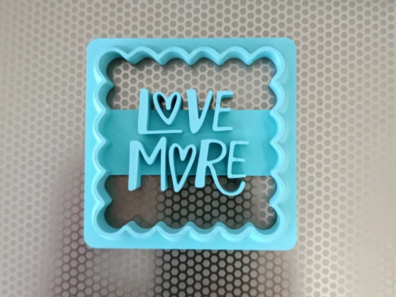 Emporte Pièce Biscuit LOVE MORE