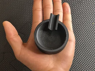 Single-person ashtray