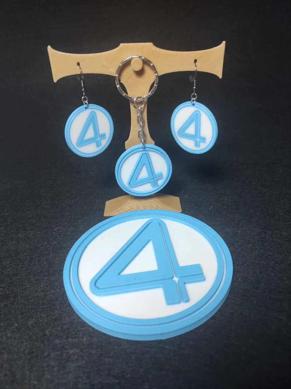Fantastic 4 Logo Set – Plaque, Keychain & Earrings view 2