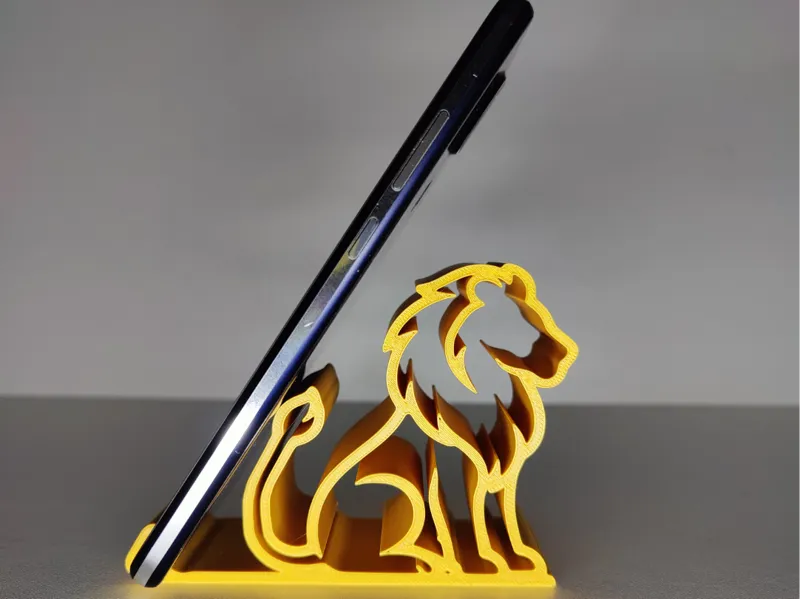 Low Poly Lion Shape Phone Stand