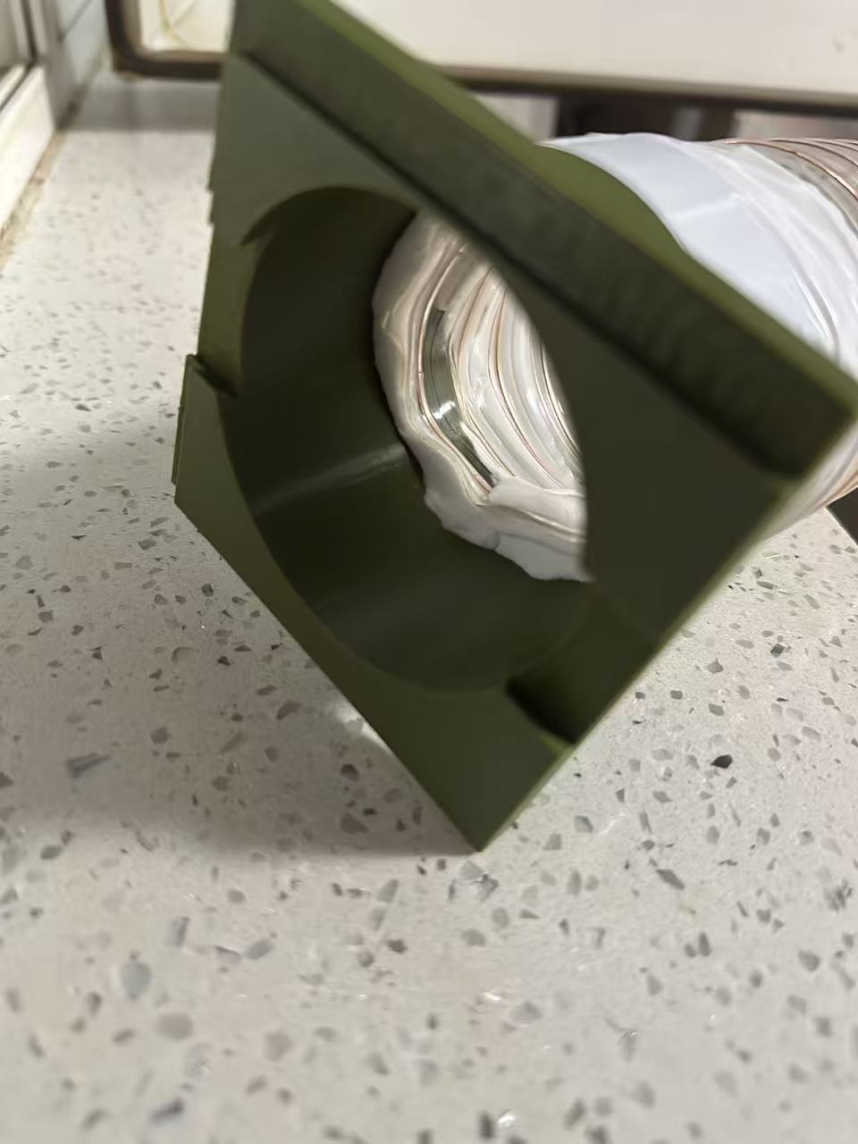 Miniatura 2 do modelo 3D 纱窗管道固定接口