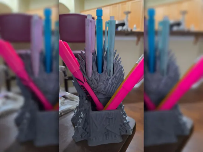 Game Of Thrones Iron Throne Pen Pencil Holder