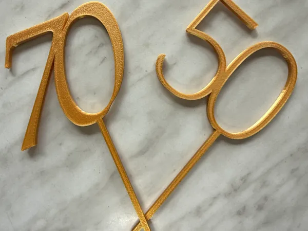 Chiffres de gâteau anniversaire 50 et 70
