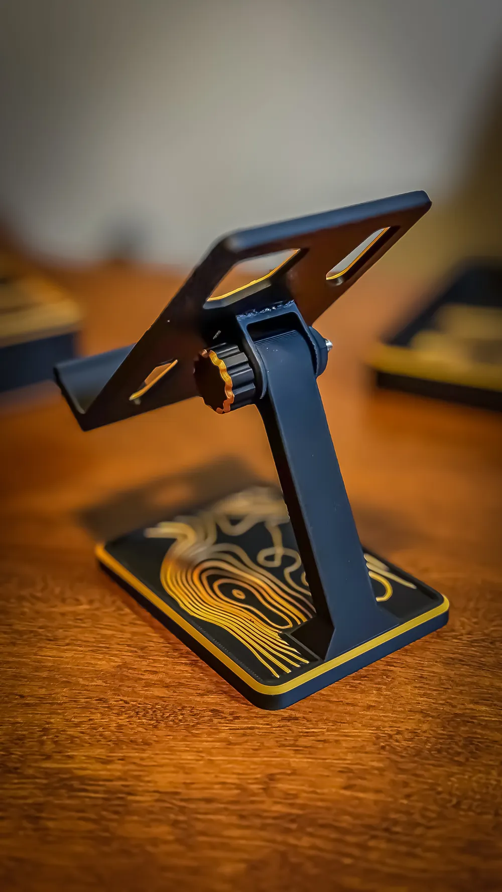 Adventure Phone Stand - Free 3D Print Model - MakerWorld