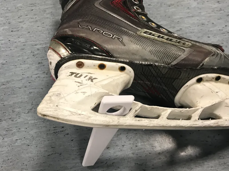 Hockey blade remover tool