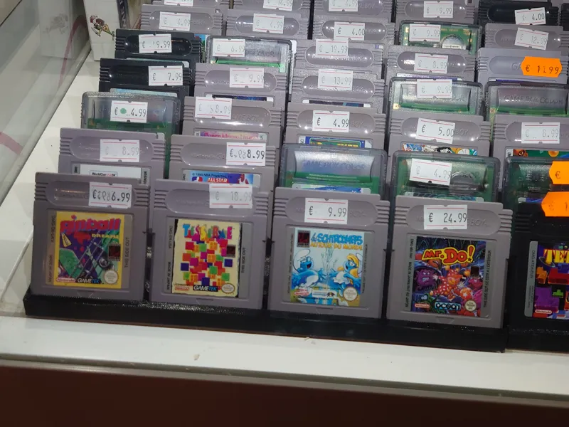 Nintendo GameBoy Cartridge Display