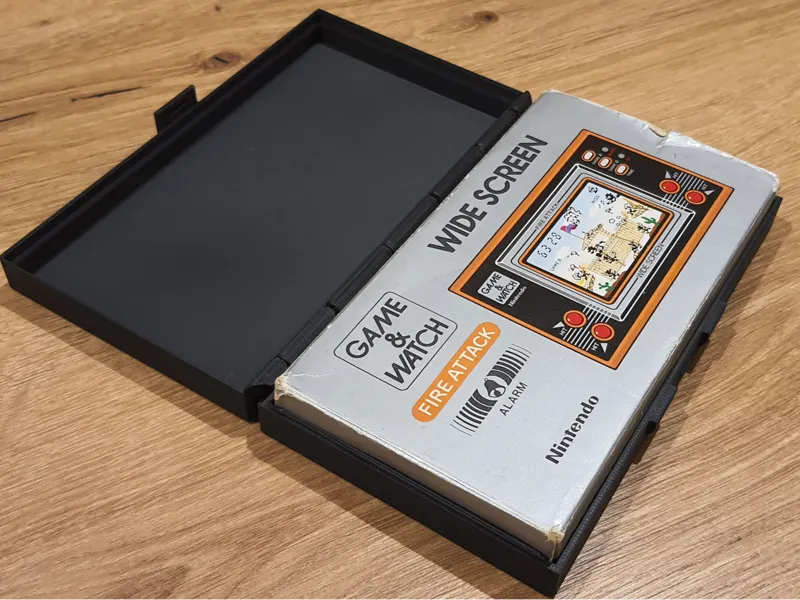 Etui Game Watch avec boite d'origine