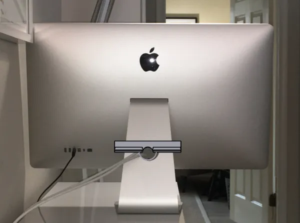 Support pour PC portable sur écran Thunderbolt