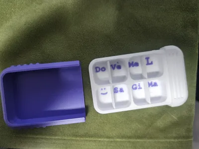 Weekly Pill Holder With Days