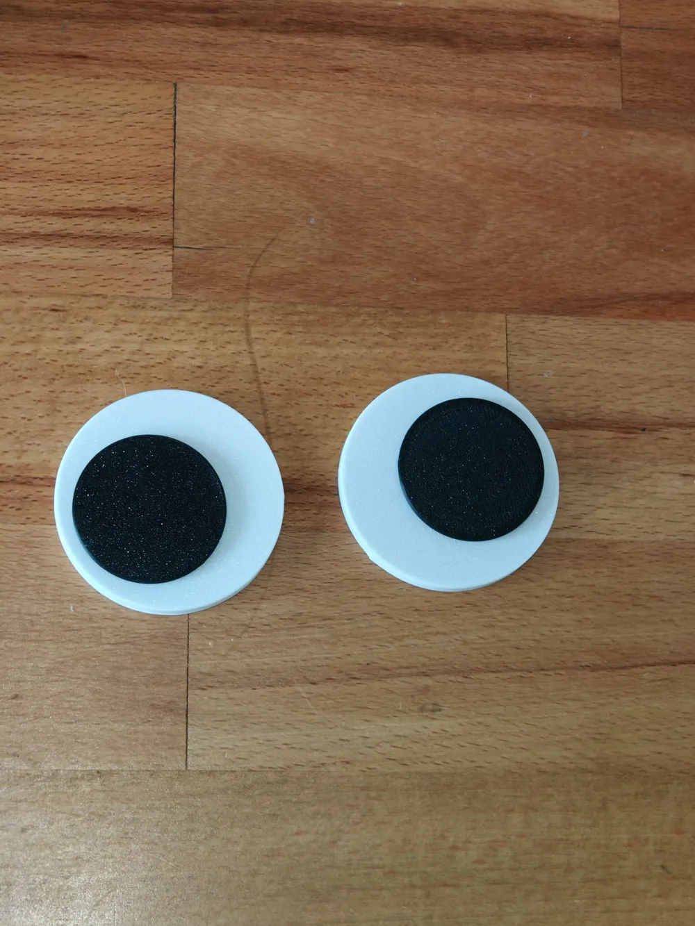 Large wobbly / rolling eye, movable - Free 3D Print Model - MakerWorld