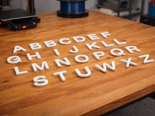 Lettres décoratives alphabet Helvetica