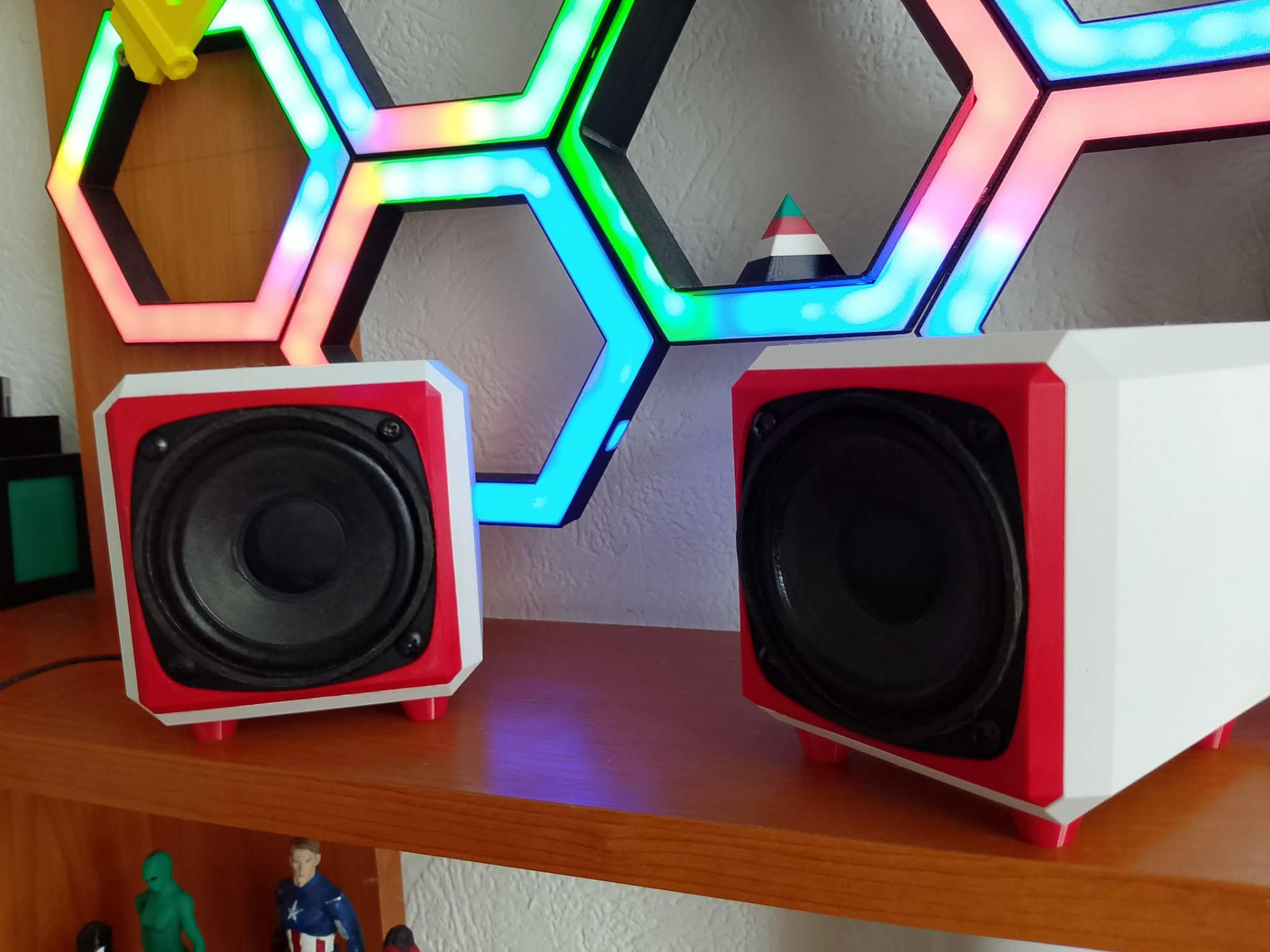 Compact 4Ω 10W Speaker Enclosure