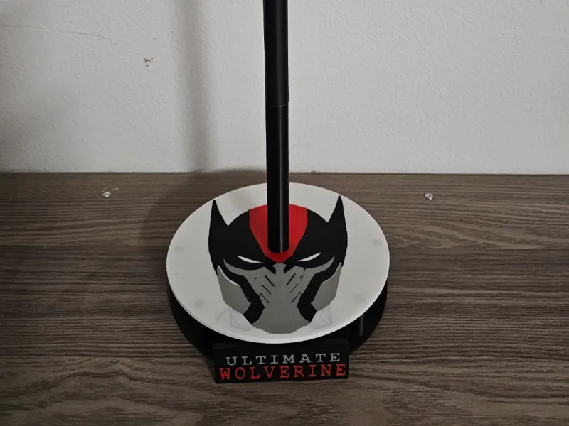 Ultimate Wolverine Helmet Stand w/changeable faces