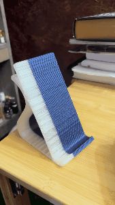 Simple wave phone stand