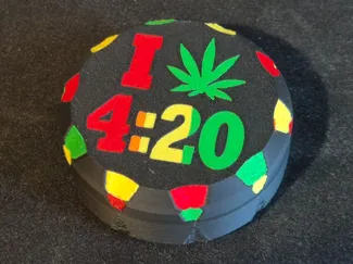 4:20 multicolor box with easy screw lid