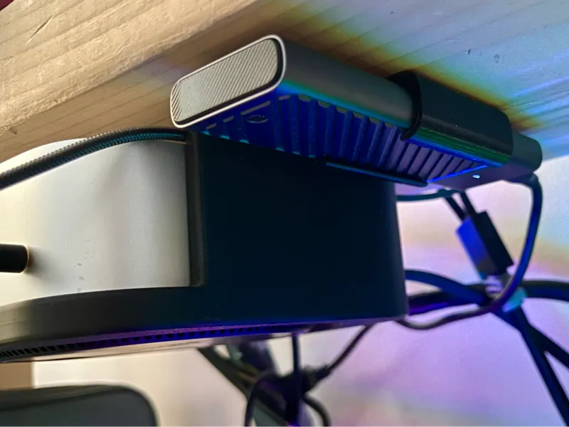 Mounting bracket for UGREEN NVMe enclosure