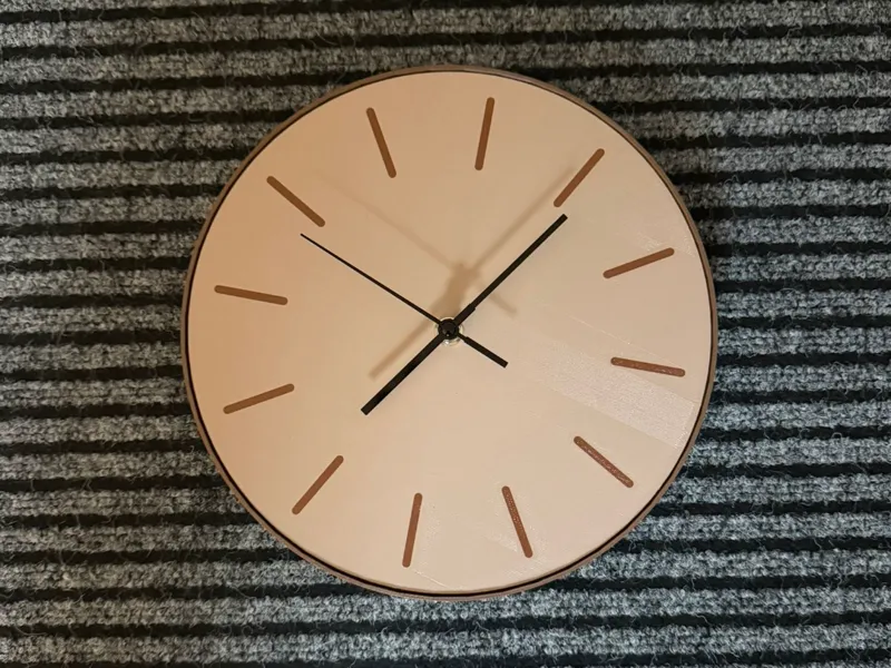 Wanduhr mit Funkuhrwerk