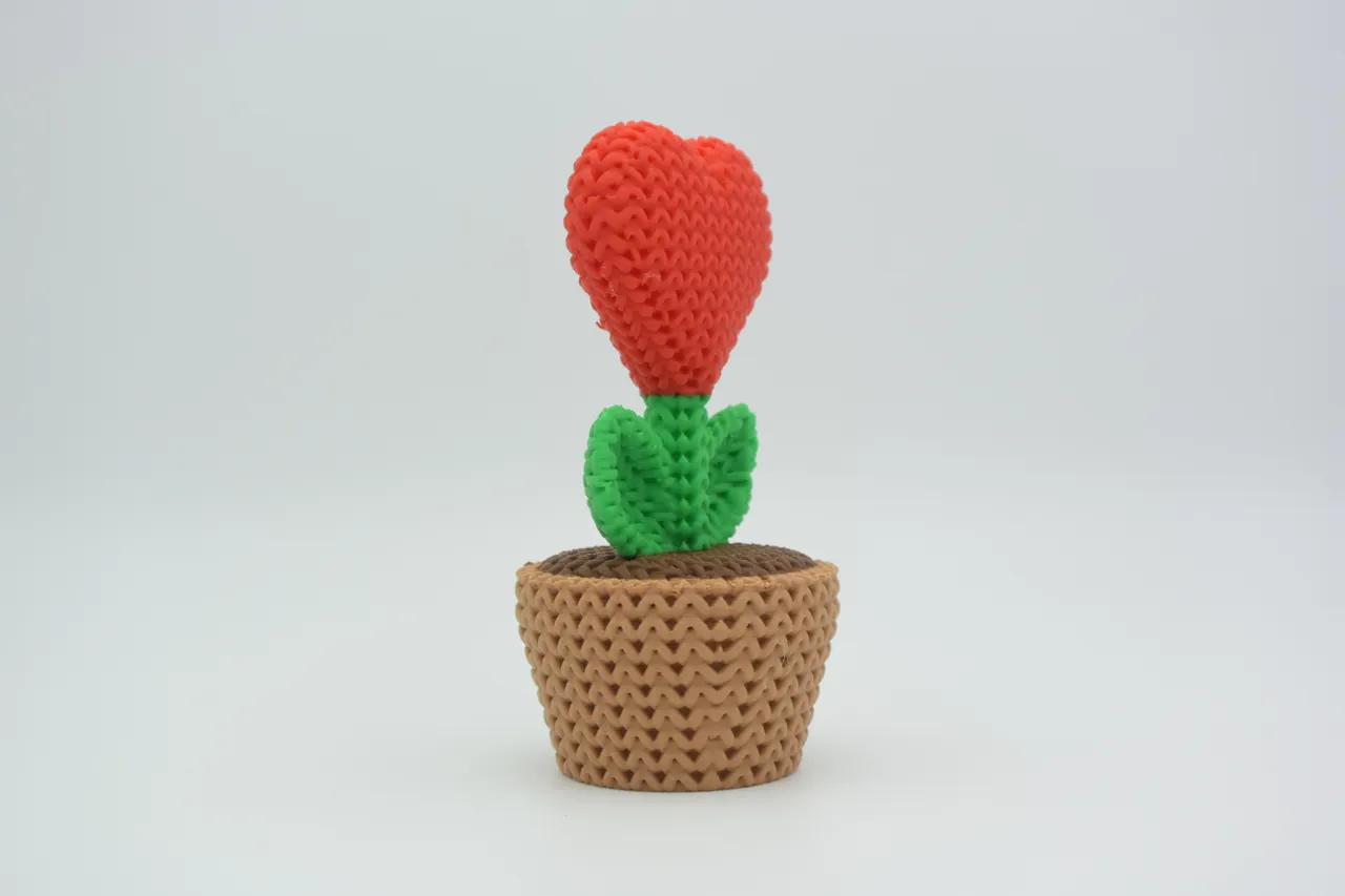Knitted Heart Plant In a Pot (3 Filament Changes) view 3