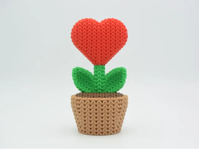 Knitted Heart Plant In a Pot (3 Filament Changes)