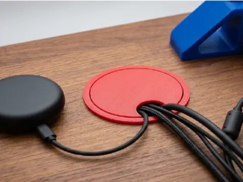 Tapa o cubierta: Customizable Desk Cable Grommet with Snap-Fit Lid — referencia de MakerWorld
