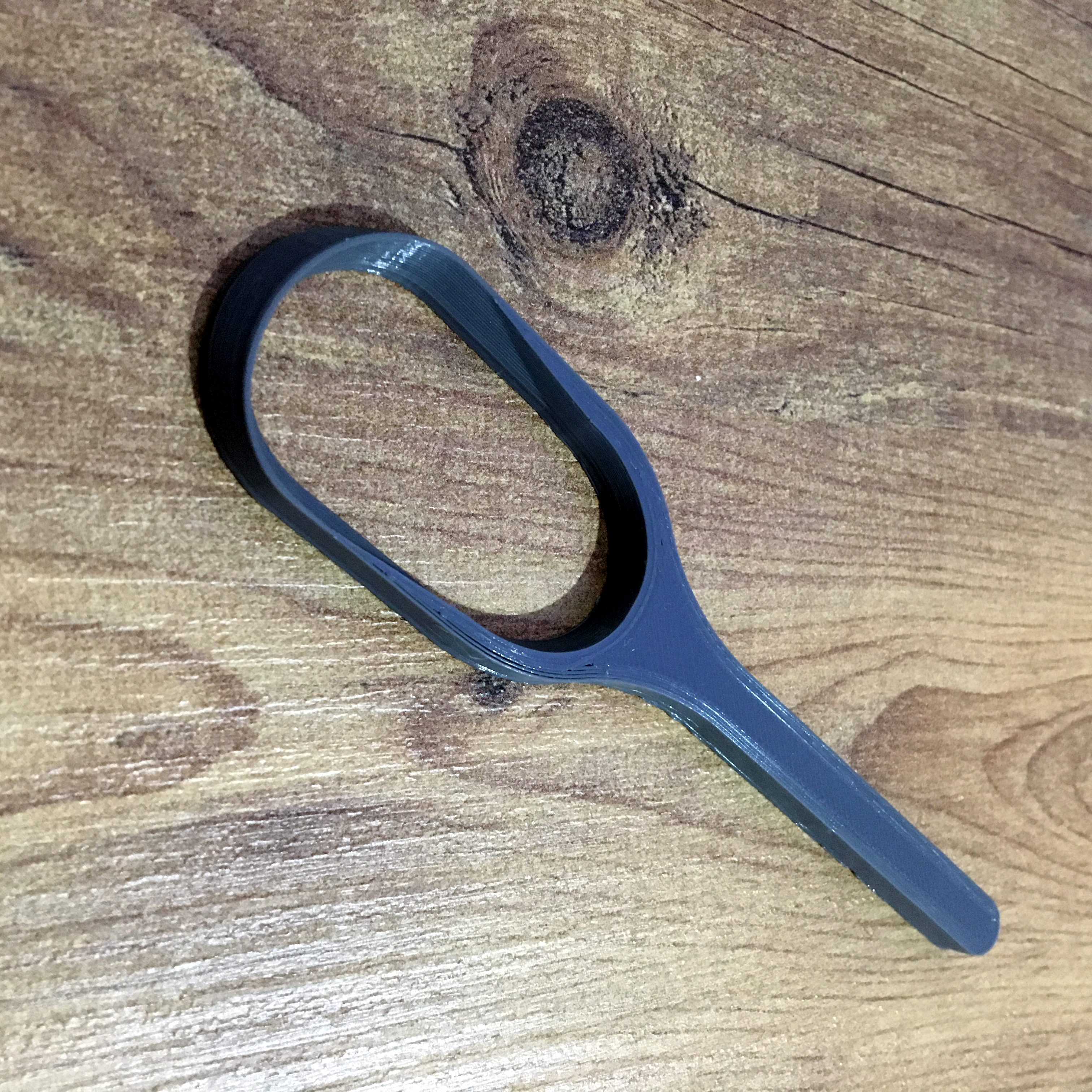 Miniatura 1 do modelo 3D Tongue Scraper