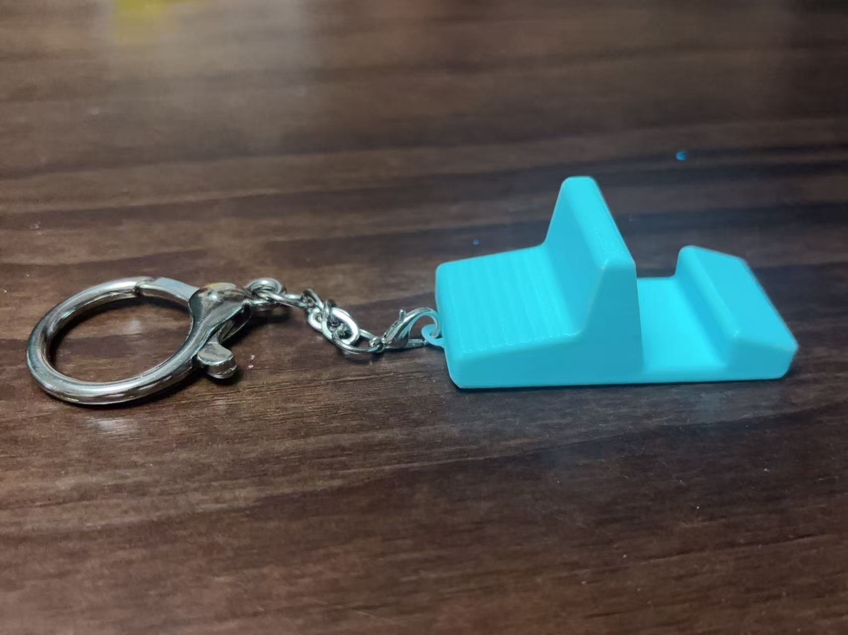 Miniatura 2 do modelo 3D 钥匙扣 便携式手机架