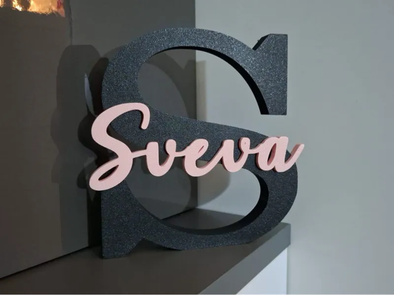 Lettera decorativa S con nome Sveva