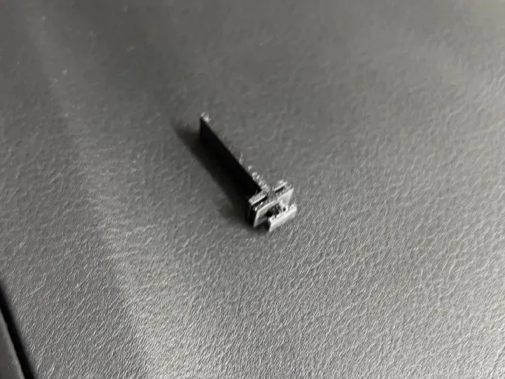 E38 Passenger Airbag Cover Clip